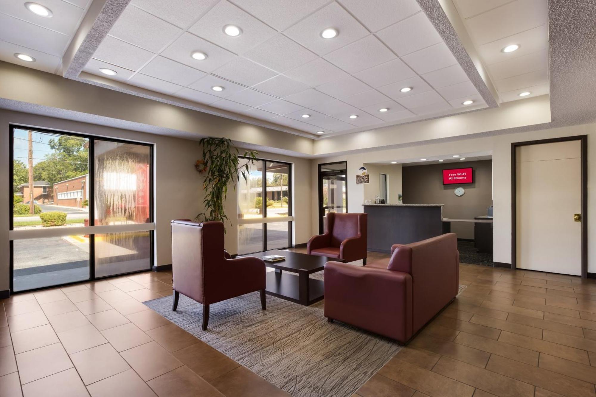 Red Roof Inn & Suites Statesboro - University Dış mekan fotoğraf