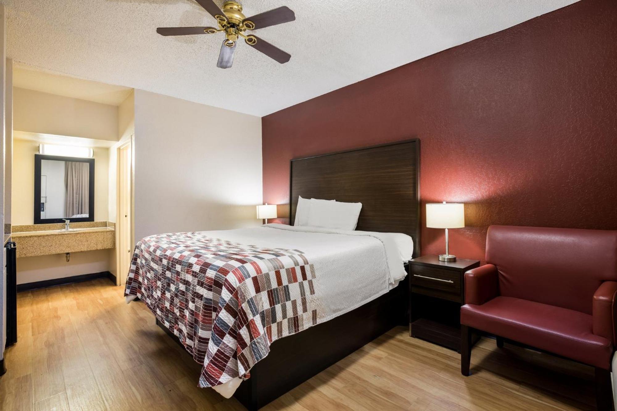 Red Roof Inn & Suites Statesboro - University Dış mekan fotoğraf
