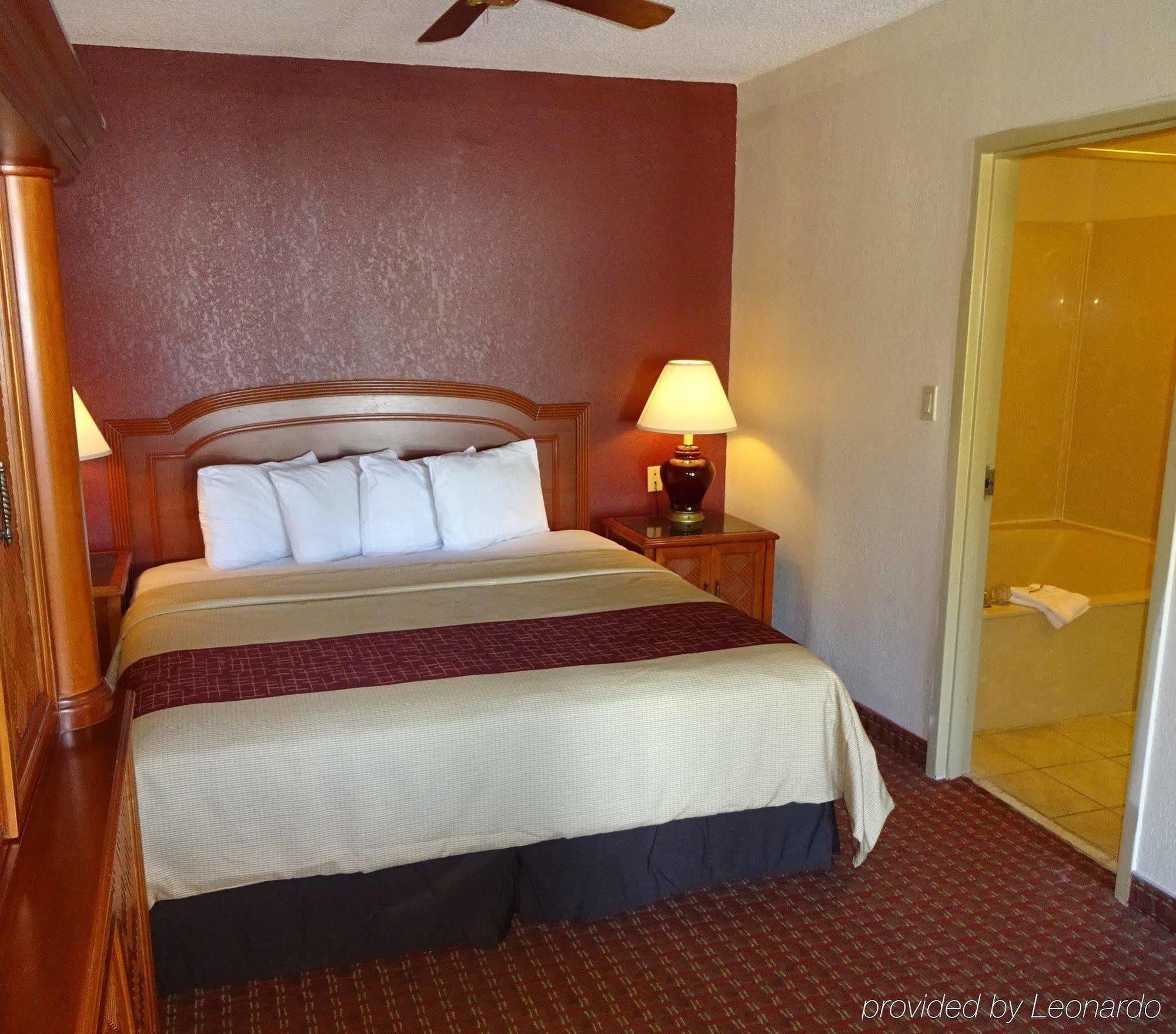 Red Roof Inn & Suites Statesboro - University Dış mekan fotoğraf